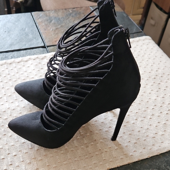 Charlotte Russe Elegant Black Heels - Picture 2 of 10
